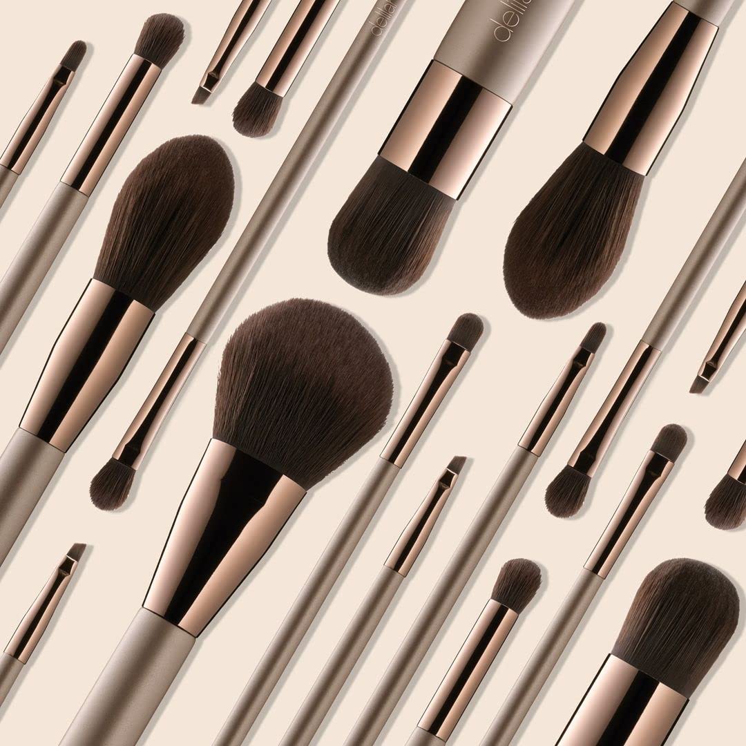 Delilah Eyeshadow Brush BR05